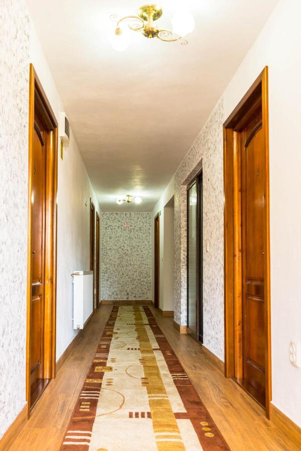 La Mateo Hotel Calimanesti Luaran gambar