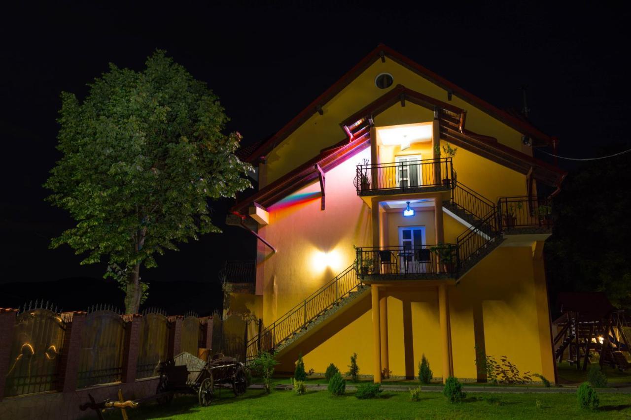 La Mateo Hotel Calimanesti Luaran gambar