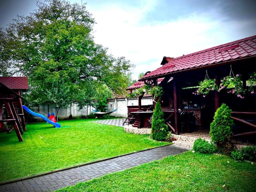 La Mateo Hotel Calimanesti Luaran gambar