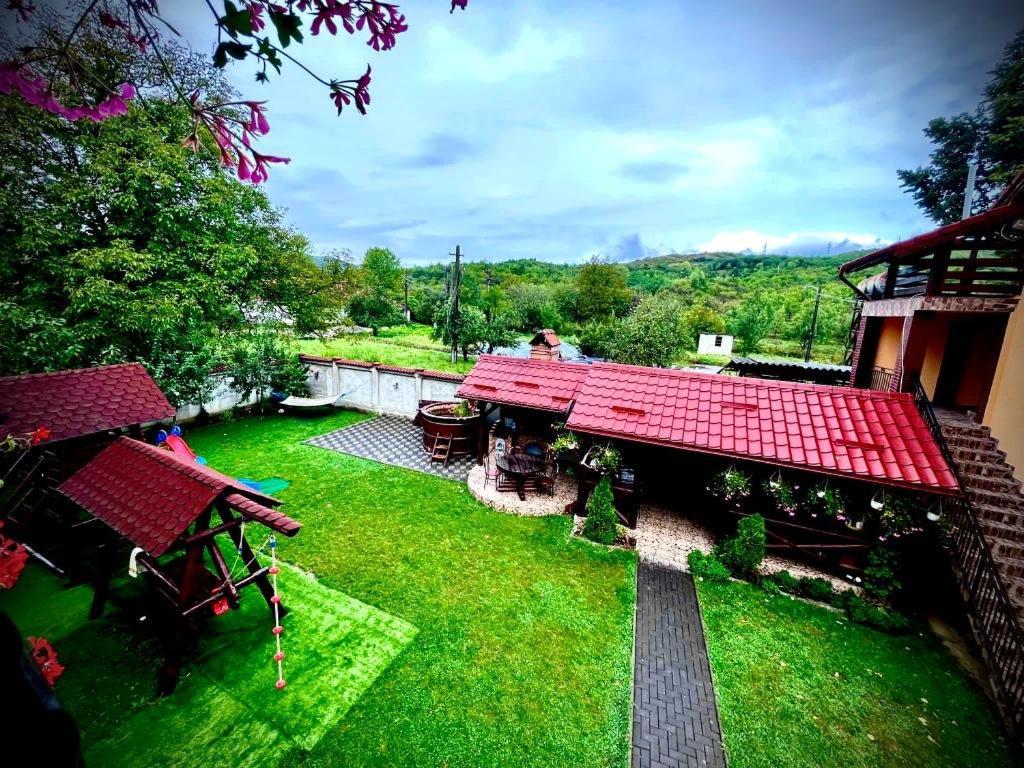 La Mateo Hotel Calimanesti Luaran gambar