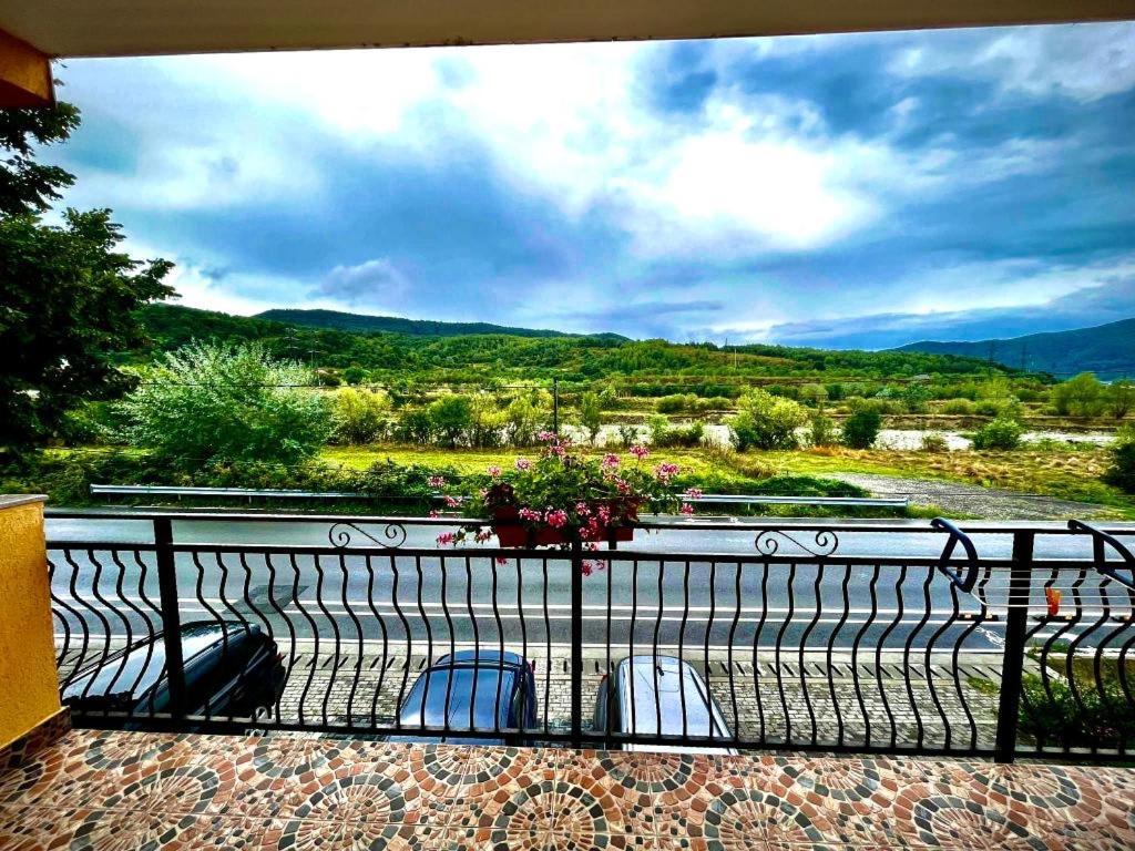 La Mateo Hotel Calimanesti Luaran gambar